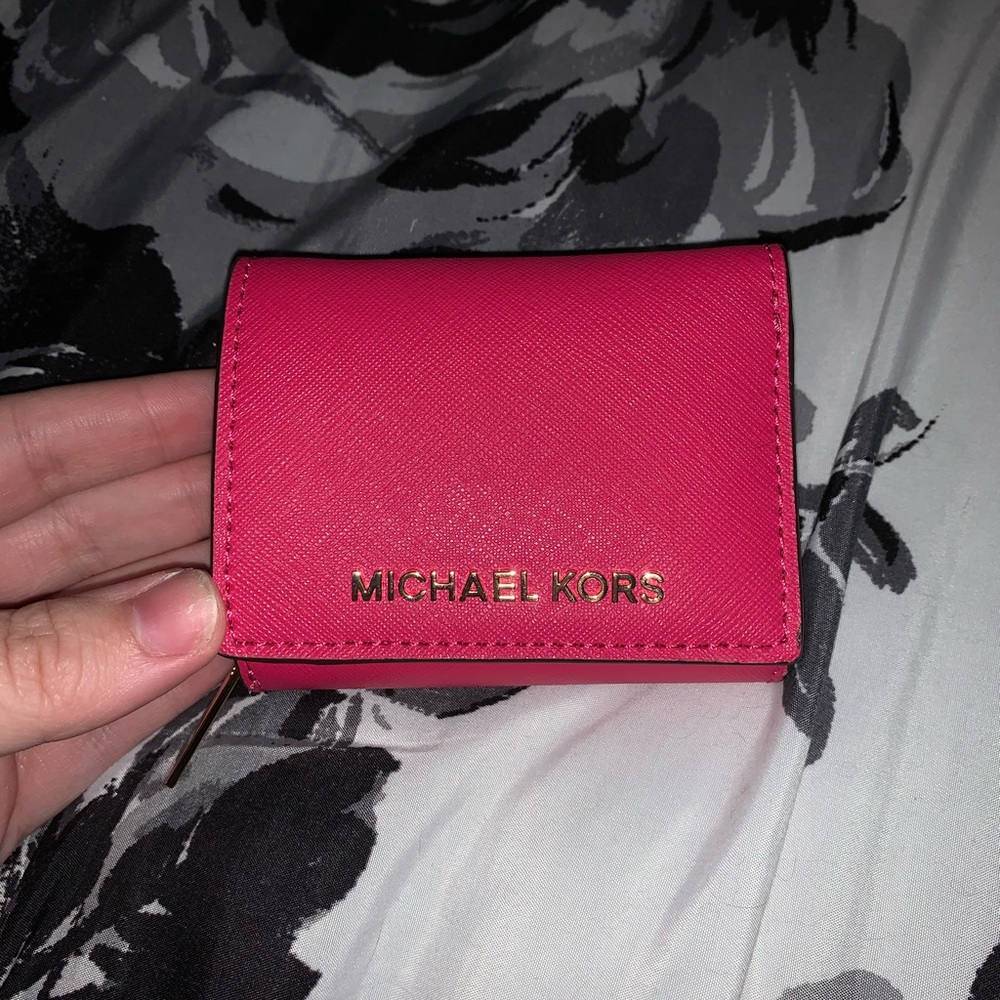 MK pink wallet